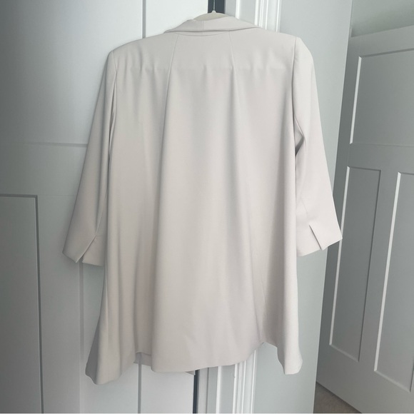 NWT Renuar Long Sleeve Open Drape Front Blazer - Picture 5 of 5